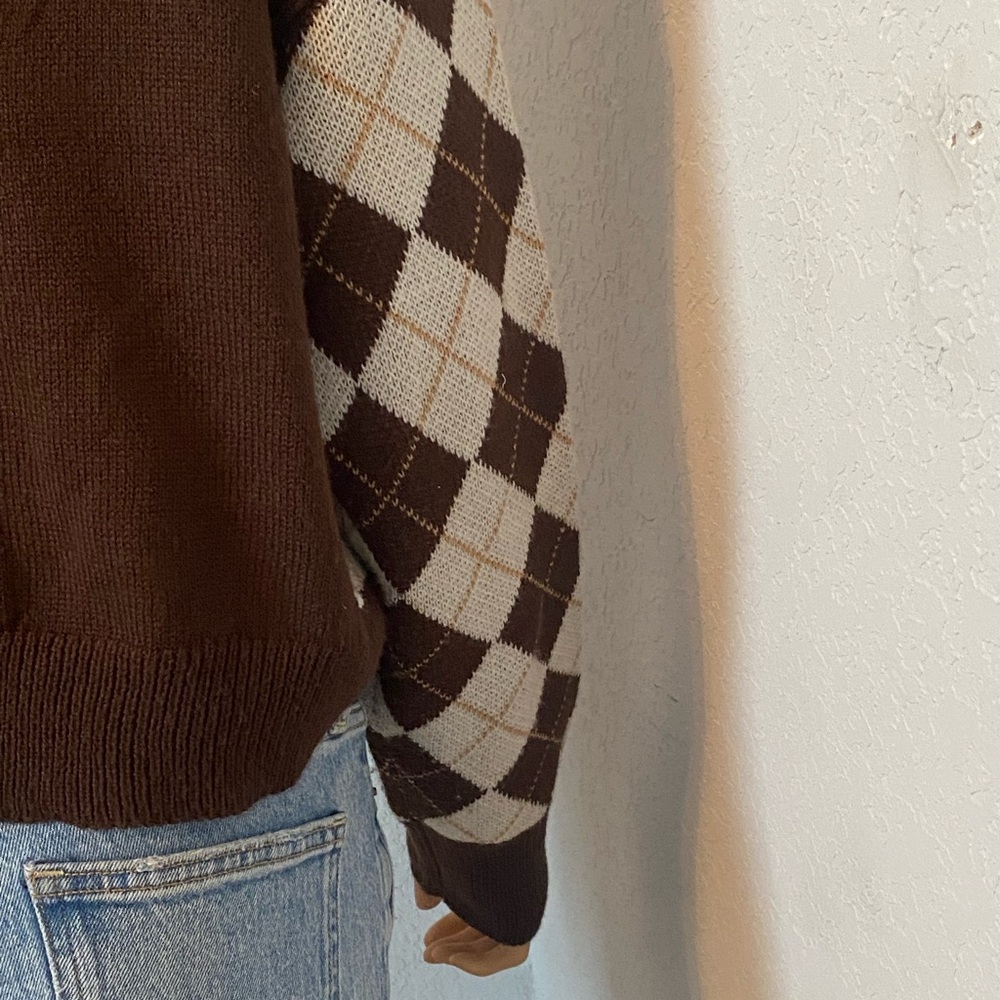 Derek Heart Brown and Cream Crew Neck Sweater with Argyle Pattern - Picture 5 of 7